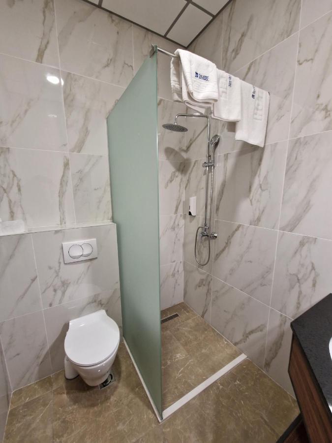 Mitrovici  Motel Celebic מראה חיצוני תמונה